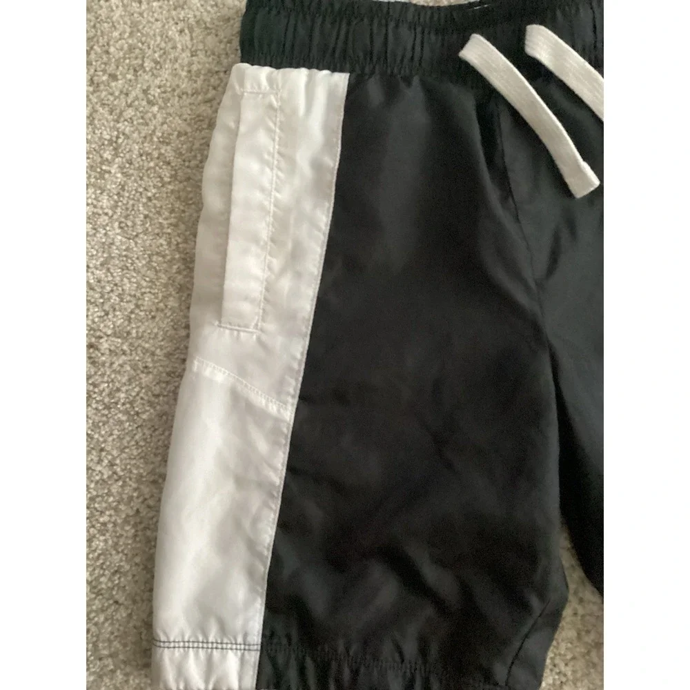 Nike Boys Swim Trunks Size XS Black/ White